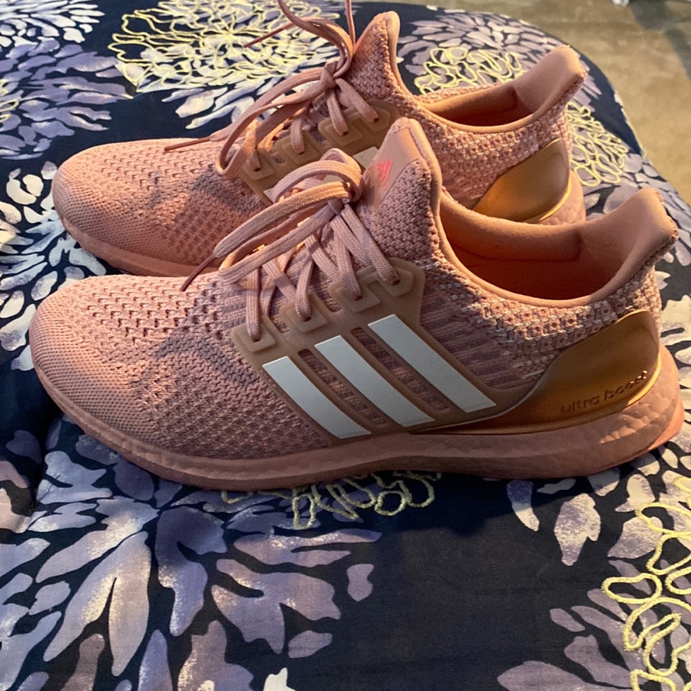 Women’s 9.5 Adidas Ultraboost